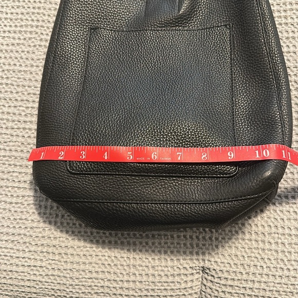 Rebecca Minkoff shoulder bag, which also will convert to a Crossbody - Picture 3 of 5